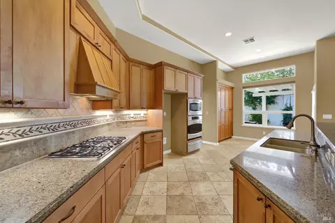 Kitchen - 1315 Fullerton Dr, Fairfield, CA 94533 photo 6 of 6
