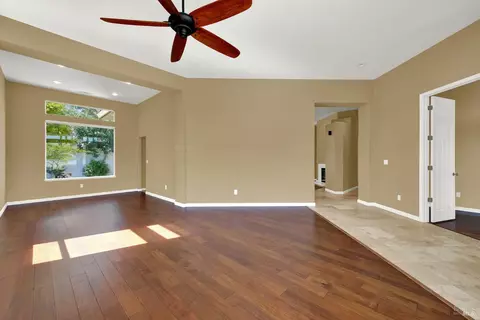 Living - 1315 Fullerton Dr, Fairfield, CA 94533 photo 4 of 8