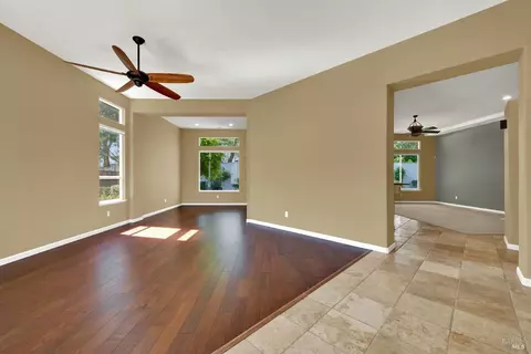Living - 1315 Fullerton Dr, Fairfield, CA 94533 photo 3 of 8