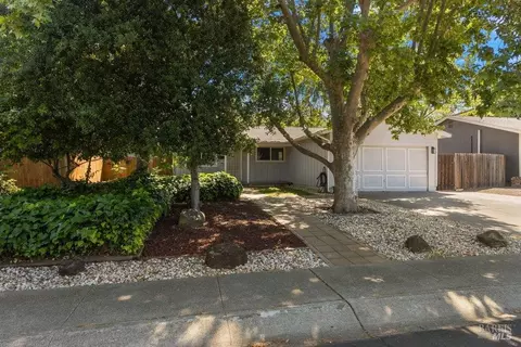 1003 Santa Cruz Dr, Pleasant Hill, CA 94523