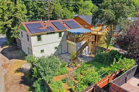 10621 River Rd, Forestville, CA 95436