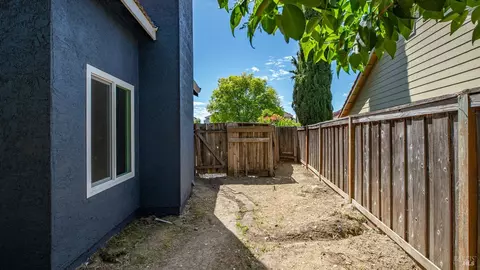 Exterior - 873 Knights Cir, Vallejo, CA 94591 photo 9 of 10