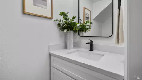 Bath - 873 Knights Cir, Vallejo, CA 94591 photo 1 of 3