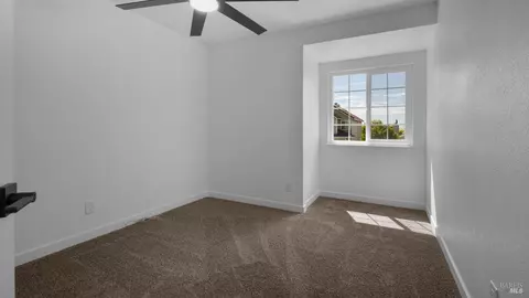Bedroom - 873 Knights Cir, Vallejo, CA 94591 photo 3 of 5