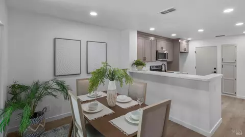 Dining - 873 Knights Cir, Vallejo, CA 94591 photo 2 of 2