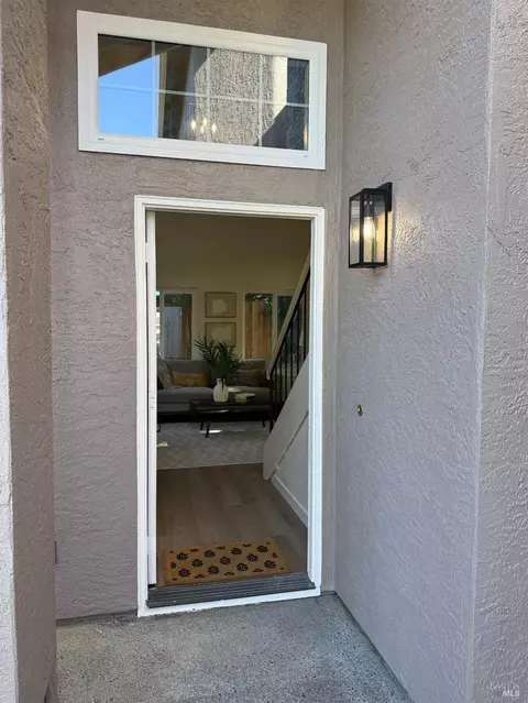 Entry Way - 873 Knights Cir, Vallejo, CA 94591 photo 1 of 4