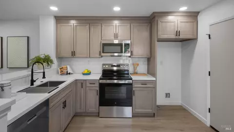 Kitchen - 873 Knights Cir, Vallejo, CA 94591 photo 1 of 3