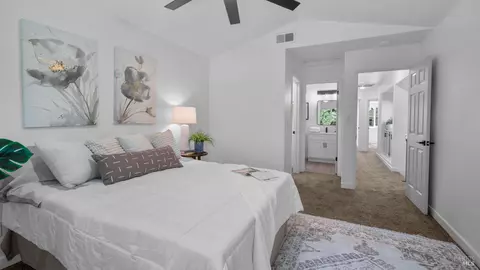 Bedroom - 873 Knights Cir, Vallejo, CA 94591 photo 2 of 5