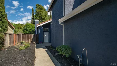 Exterior - 873 Knights Cir, Vallejo, CA 94591 photo 5 of 10