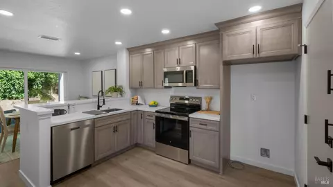 Kitchen - 873 Knights Cir, Vallejo, CA 94591 photo 2 of 3