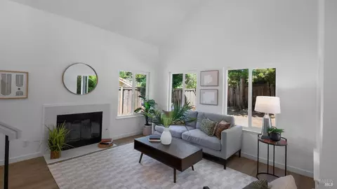 Living - 873 Knights Cir, Vallejo, CA 94591 photo 3 of 3