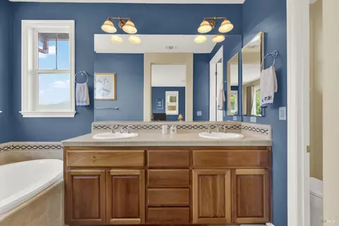 Bath - 6561 Deerfield Dr, Vallejo, CA 94591 photo 3 of 6
