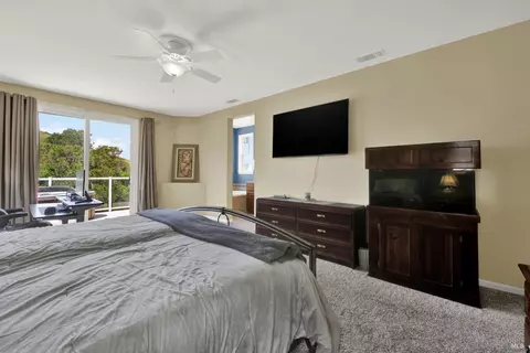 Bedroom - 6561 Deerfield Dr, Vallejo, CA 94591 photo 4 of 4