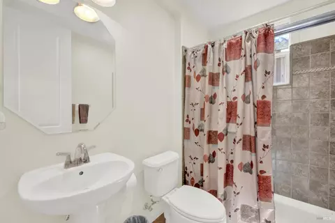 Bath - 6561 Deerfield Dr, Vallejo, CA 94591 photo 1 of 6