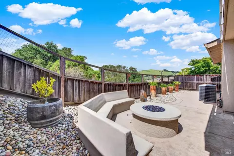 Exterior - 6561 Deerfield Dr, Vallejo, CA 94591 photo 7 of 8