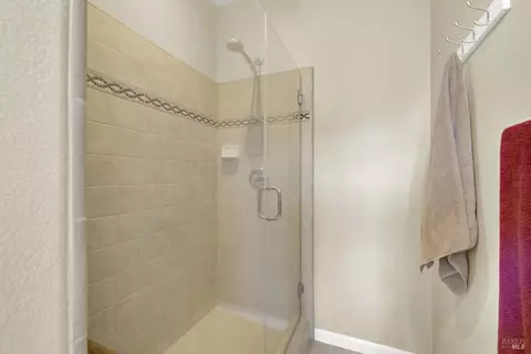Bath - 6561 Deerfield Dr, Vallejo, CA 94591 photo 6 of 6