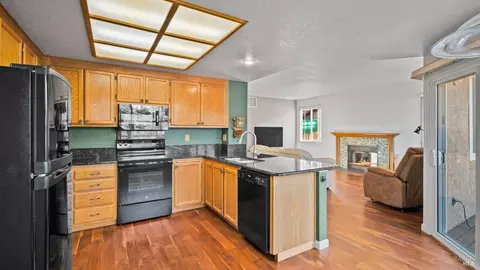 Kitchen - 2913 Willow Ct, Fairfield, CA 94533 photo 4 of 4