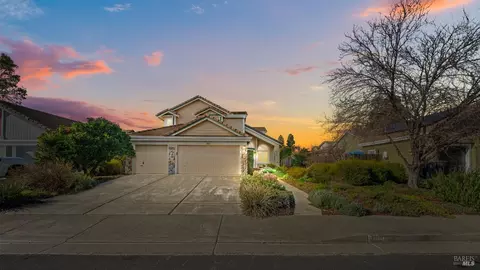 Exterior - 2913 Willow Ct, Fairfield, CA 94533 photo 3 of 12