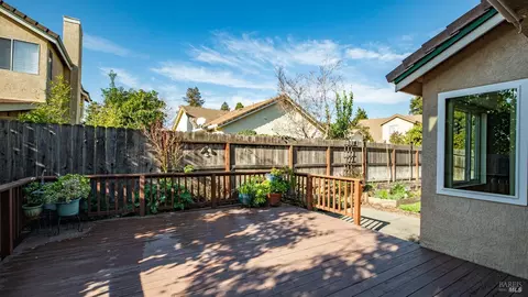 Exterior - 2913 Willow Ct, Fairfield, CA 94533 photo 4 of 12