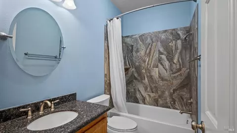 Bath - 2913 Willow Ct, Fairfield, CA 94533 photo 1 of 11