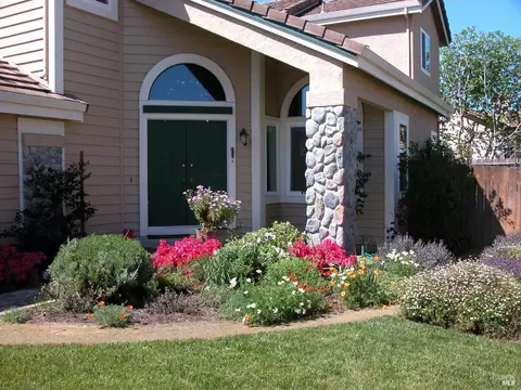 Exterior - 2913 Willow Ct, Fairfield, CA 94533 photo 1 of 12