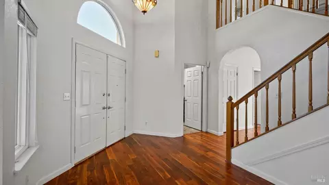 Entry Way - 2913 Willow Ct, Fairfield, CA 94533 photo 2 of 5