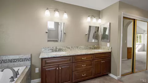 Bath - 2913 Willow Ct, Fairfield, CA 94533 photo 10 of 11
