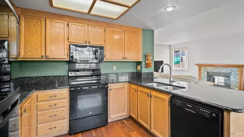 Kitchen - 2913 Willow Ct, Fairfield, CA 94533 photo 3 of 4