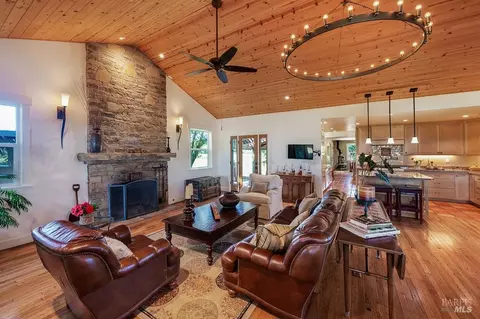 655 W Grant St, Healdsburg, CA 95448