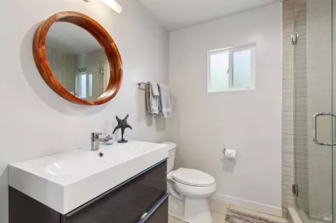 Bath - 859 4th St E, Sonoma, CA 95476 photo 5 of 5