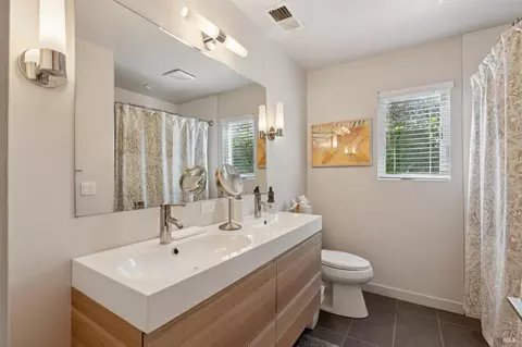 Bath - 859 4th St E, Sonoma, CA 95476 photo 2 of 5
