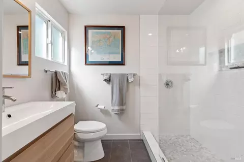 Bath - 859 4th St E, Sonoma, CA 95476 photo 1 of 5