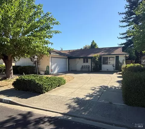 130 Mckinley Cir, Vacaville, CA 95687