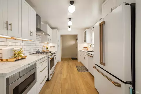 Kitchen - 401 Buck Ave, Vacaville, CA 95688 photo 7 of 8