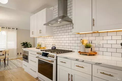 Kitchen - 401 Buck Ave, Vacaville, CA 95688 photo 5 of 8