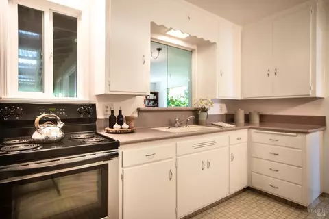 7949 Tocchini St, Sebastopol, CA 95472 photo 8