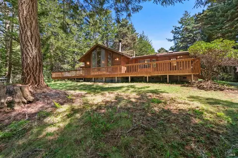 46320 Iversen Rd, Point Arena, CA 95468