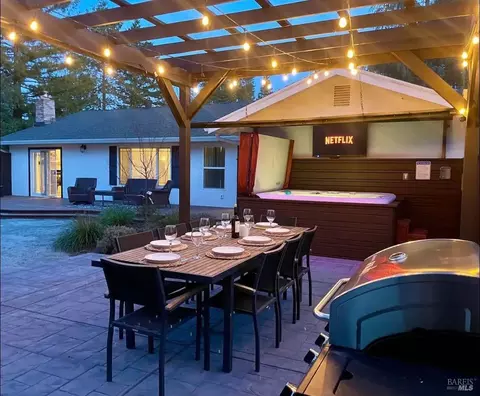 17667 Arnold Dr, Sonoma, CA 95476