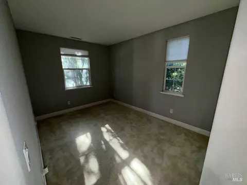 Bedroom - 6223 Newhaven Ln, Vallejo, CA 94591 photo 4 of 7