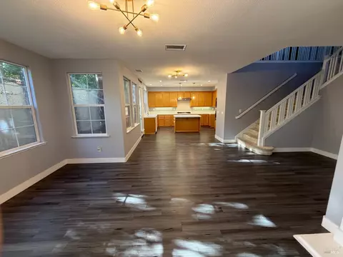 Living - 6223 Newhaven Ln, Vallejo, CA 94591 photo 2 of 3