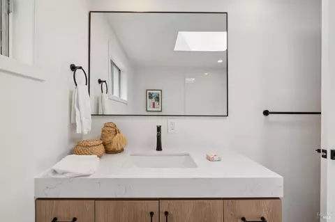 Bath - 75 Platt Ave, Sausalito, CA 94965 photo 1 of 2