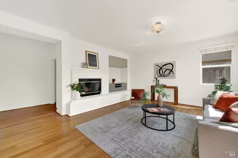 Living - 2627 Feldspar Ct, Vallejo, CA 94591 photo 4 of 8