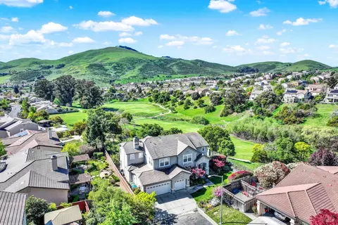 View/Area - 2627 Feldspar Ct, Vallejo, CA 94591 photo 3 of 12