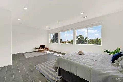 Bedroom - 2627 Feldspar Ct, Vallejo, CA 94591 photo 11 of 17