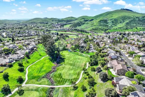 View/Area - 2627 Feldspar Ct, Vallejo, CA 94591 photo 7 of 12