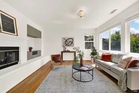 Living - 2627 Feldspar Ct, Vallejo, CA 94591 photo 5 of 8