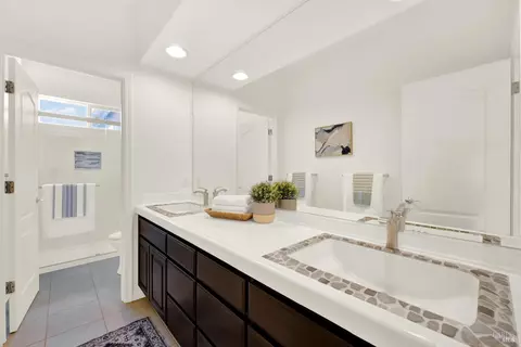 Bath - 2627 Feldspar Ct, Vallejo, CA 94591 photo 5 of 6