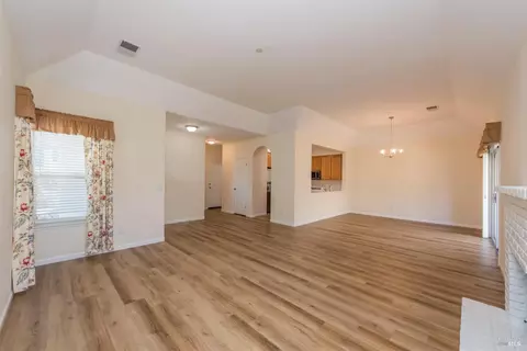 Living - 741 Tommy Dorsey Ct, Windsor, CA 95492 photo 3 of 4