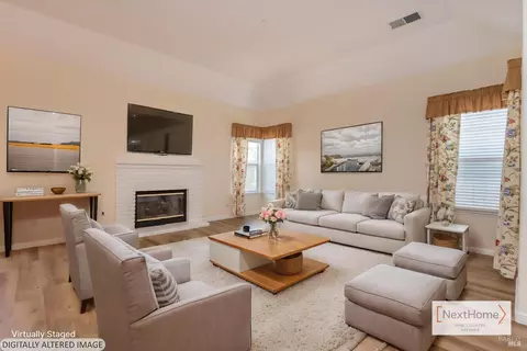Living - 741 Tommy Dorsey Ct, Windsor, CA 95492 photo 1 of 4