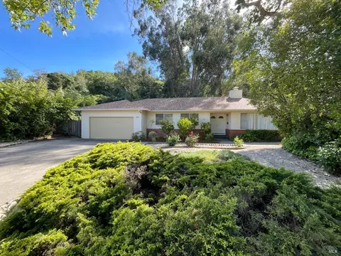 12 Lawrence Dr, Novato, CA 94945